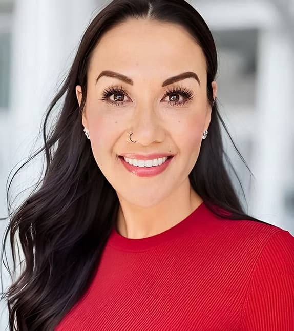Kasandra Martell, Content and Communications specialist